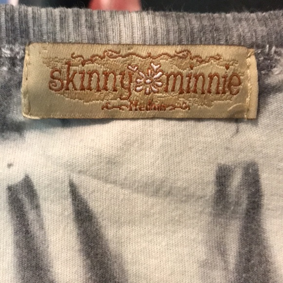 T-Shirt - Picture 3 of 5